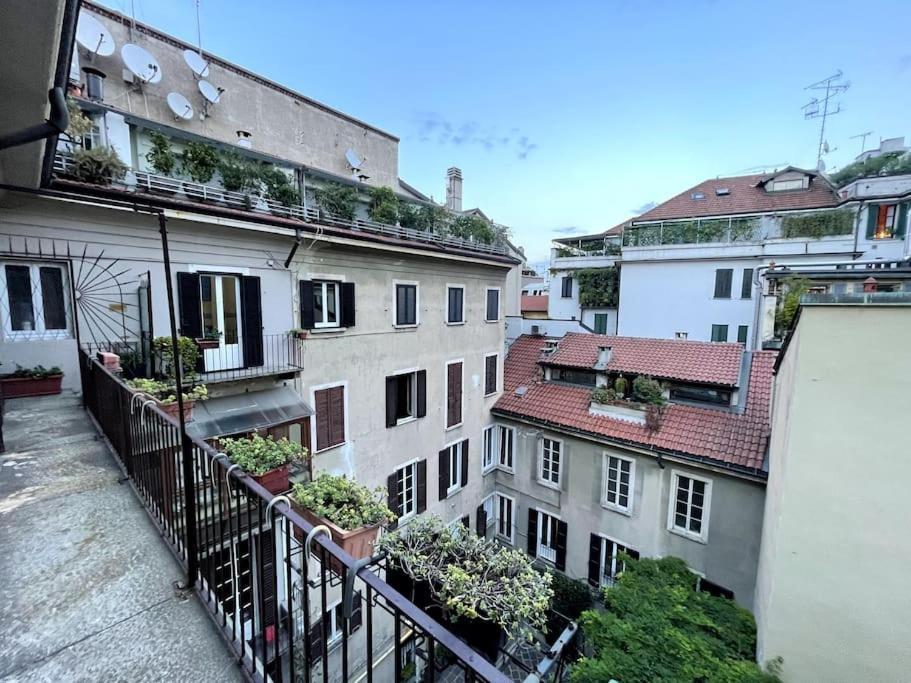 San Marco 14 Sunny And Bright Apartment Milan Exterior photo